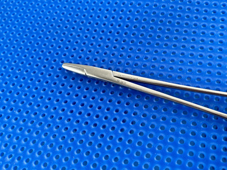 Symmetry Surgical 10-1815 Needle Holder; Mayo-Hegar; 6 2/3 in