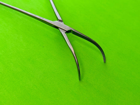 Aesculap Surgical 8-3/4 Disssecting & Ligature Forceps