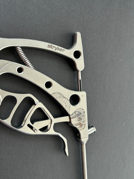 Stryker 3910-900-093 Cobra Suture Passer W/Blade