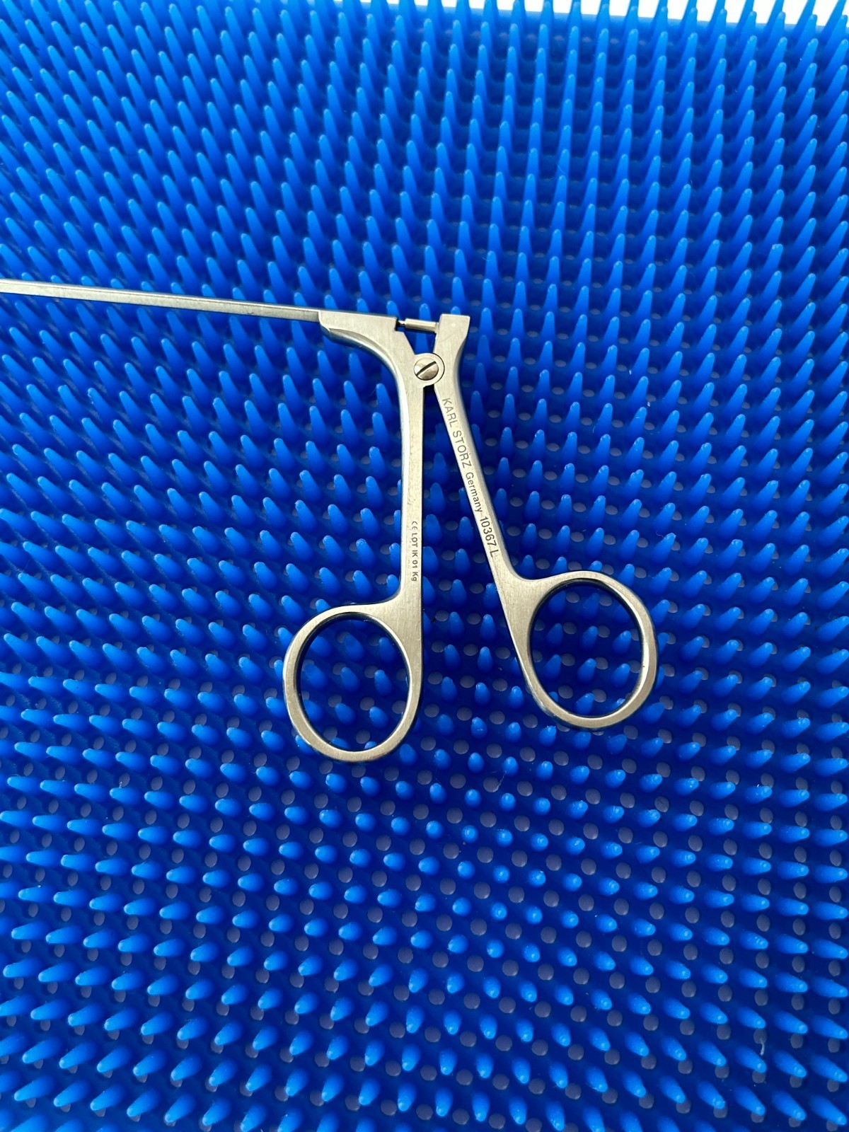 Karl Storz 10367L Forceps, spoon-shaped, 2.5 mm, 35 cm