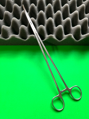V. Mueller SU-2742 Hemostatic Forceps 6-1/4"