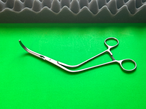V. Mueller VM76-7701 Cardiovascular Angled Forceps