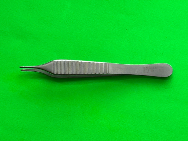 Aesculap Surgical 4-3/4", 1 x 2 Teeth Tissue Forceps