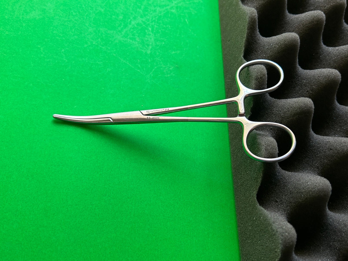 Symmetry Surgical 34-4021 Classic Kelly Curved Forceps 5½"