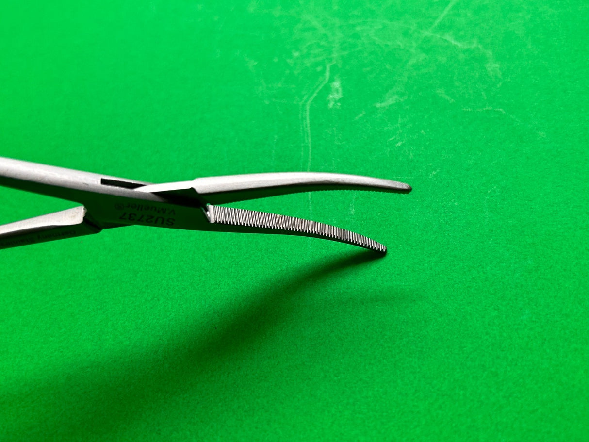 V. Mueller SU 2737 Crile Forceps 6 1/4" Curved