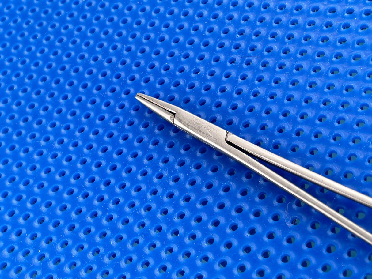 Symmetry Surgical 36-2001 Classic Plus Needle Holder; Crile-Wood; 7 in, TC