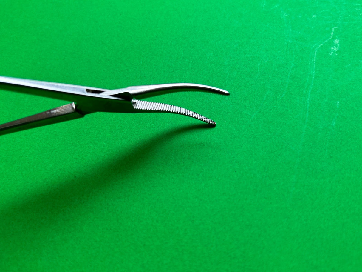 Weck 47-311 Curved Hemostatic Forceps
