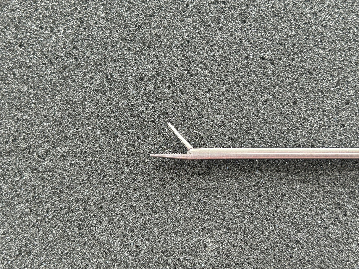 Karl Storz 161000 Ear Forceps, 8 cm, Serrated