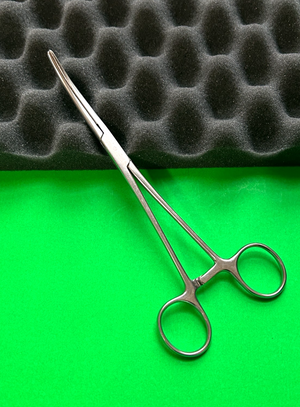 Codman 32-4151 Rochester-Carmalt Curved Forceps 8"