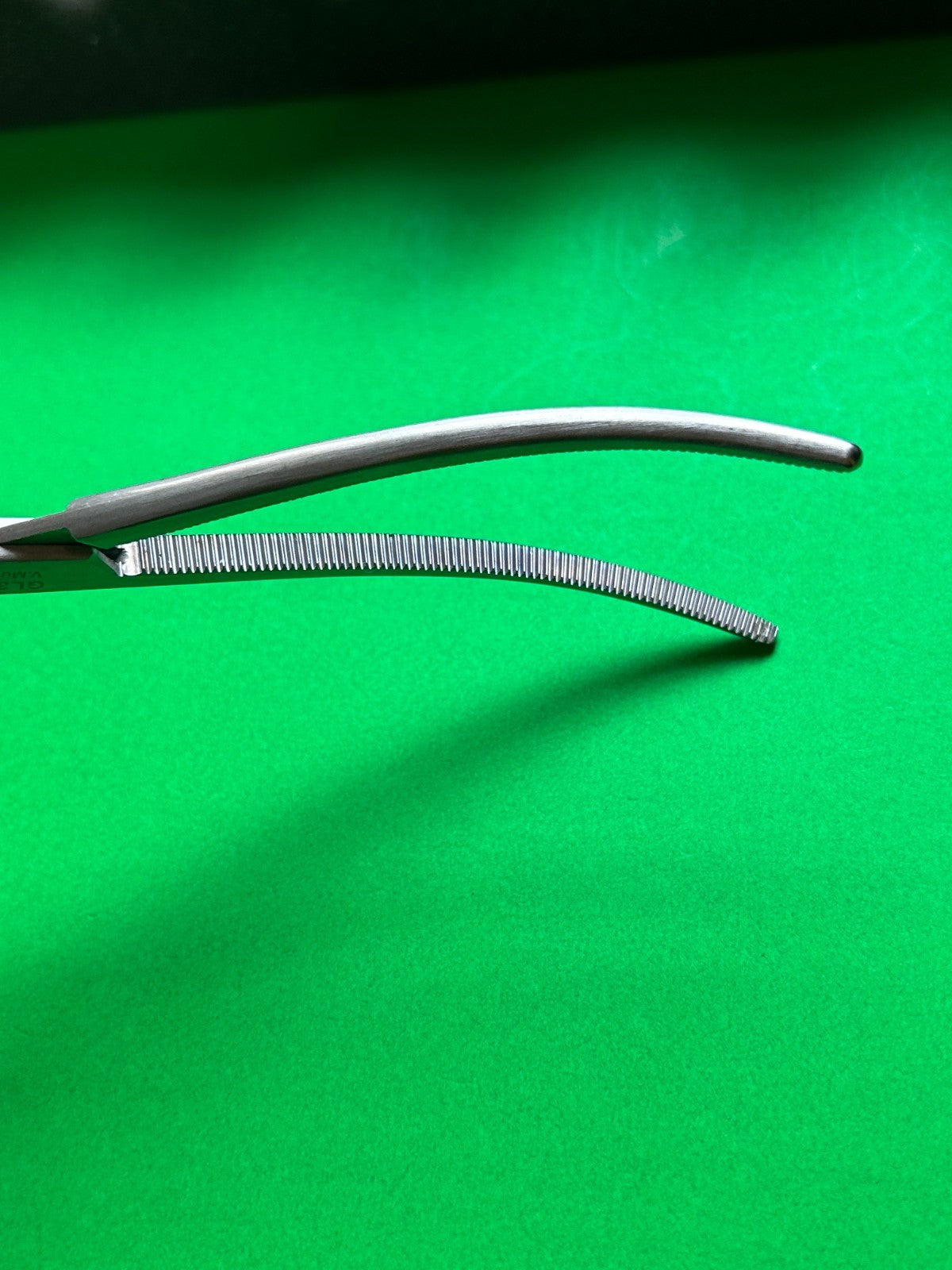V. Mueller GL3211 Hysterectomy Forceps 10"