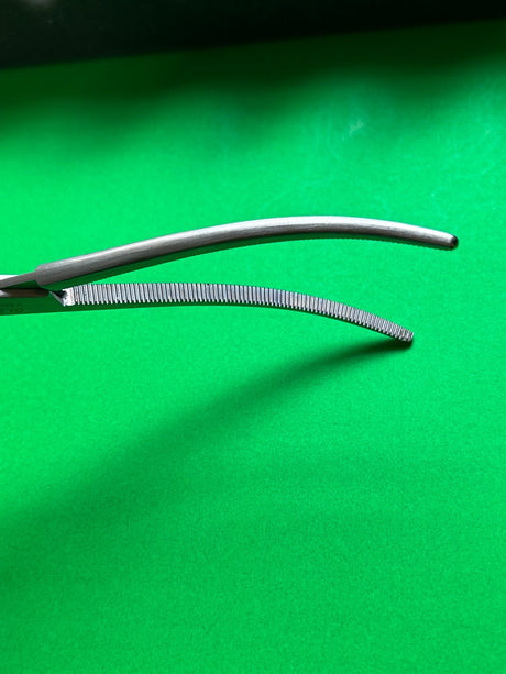 V. Mueller GL3211 Hysterectomy Forceps 10"