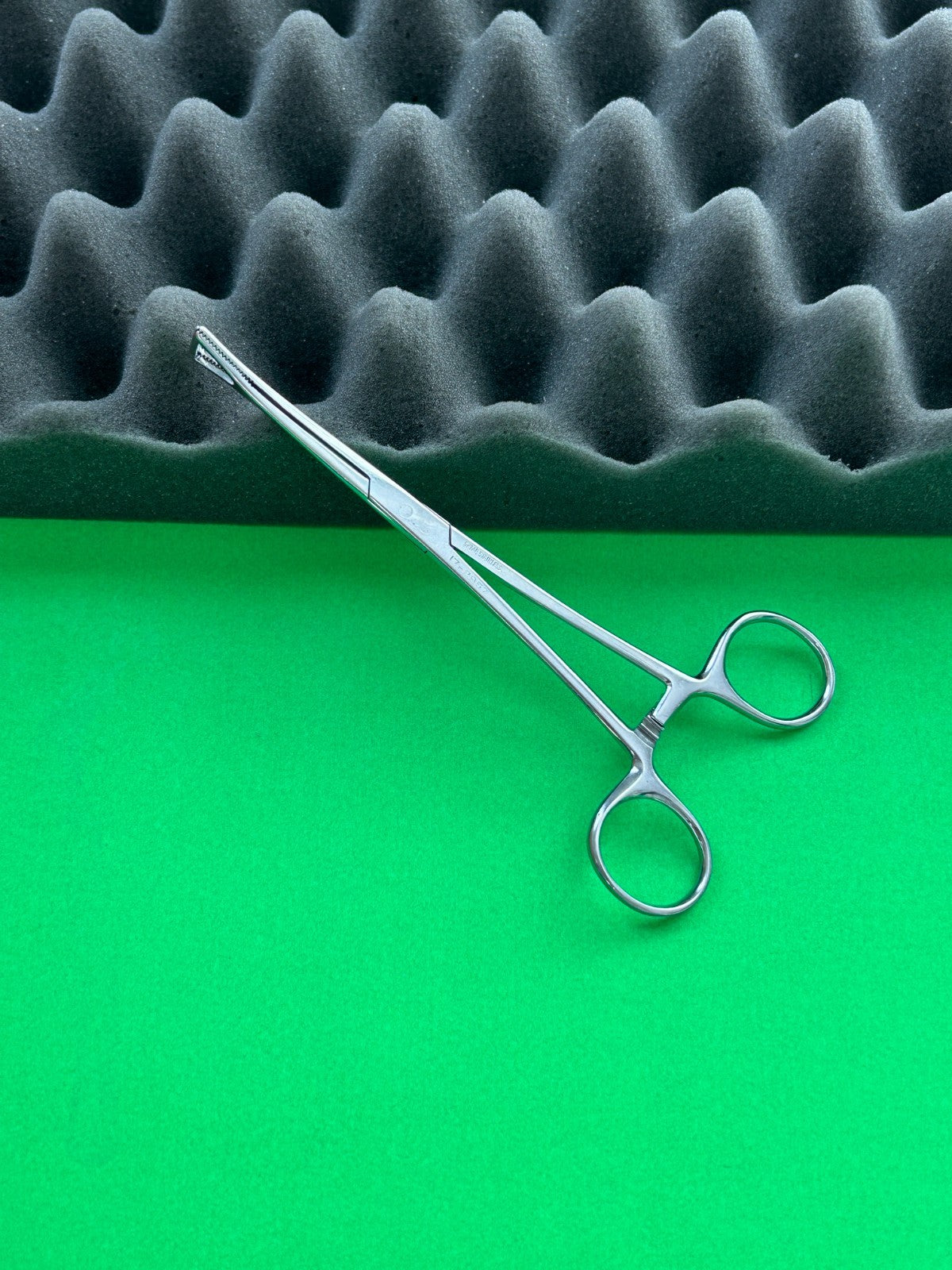 Pilling 17-2957 Pennington Clamp, Triangular Jaws, Straight, 5-3/4in