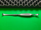 V. Mueller CH-90-T Retractor