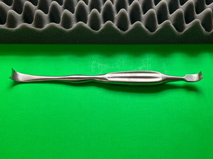 V. Mueller CH-90-T Retractor