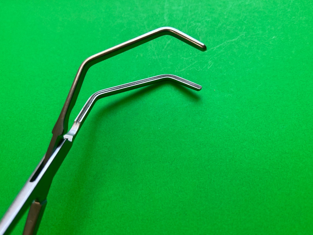 Jarit 320-326 DeBakey Tangential Occlusion Clamp CVD 1x2 Teeth 7-1/2" Vascular
