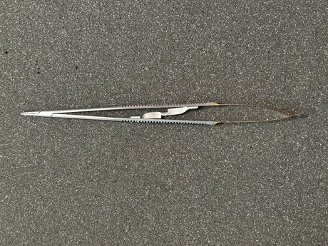 Jarit 121-228 Castroviejo Needle Holder, Carb-Bite, w/Lock 7-1/4', TC
