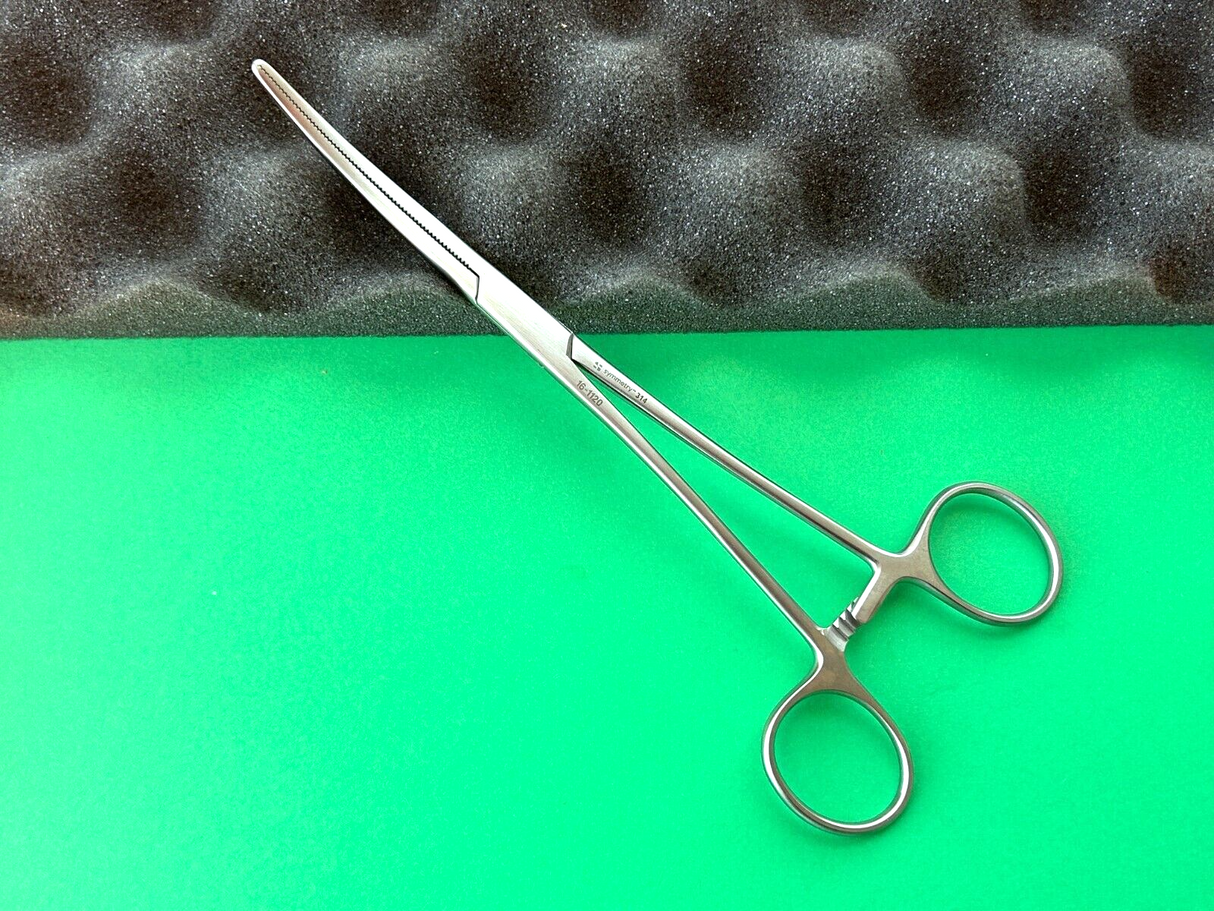 Symmetry Surgical 8" Curved Hemostatic Forceps, Serrated