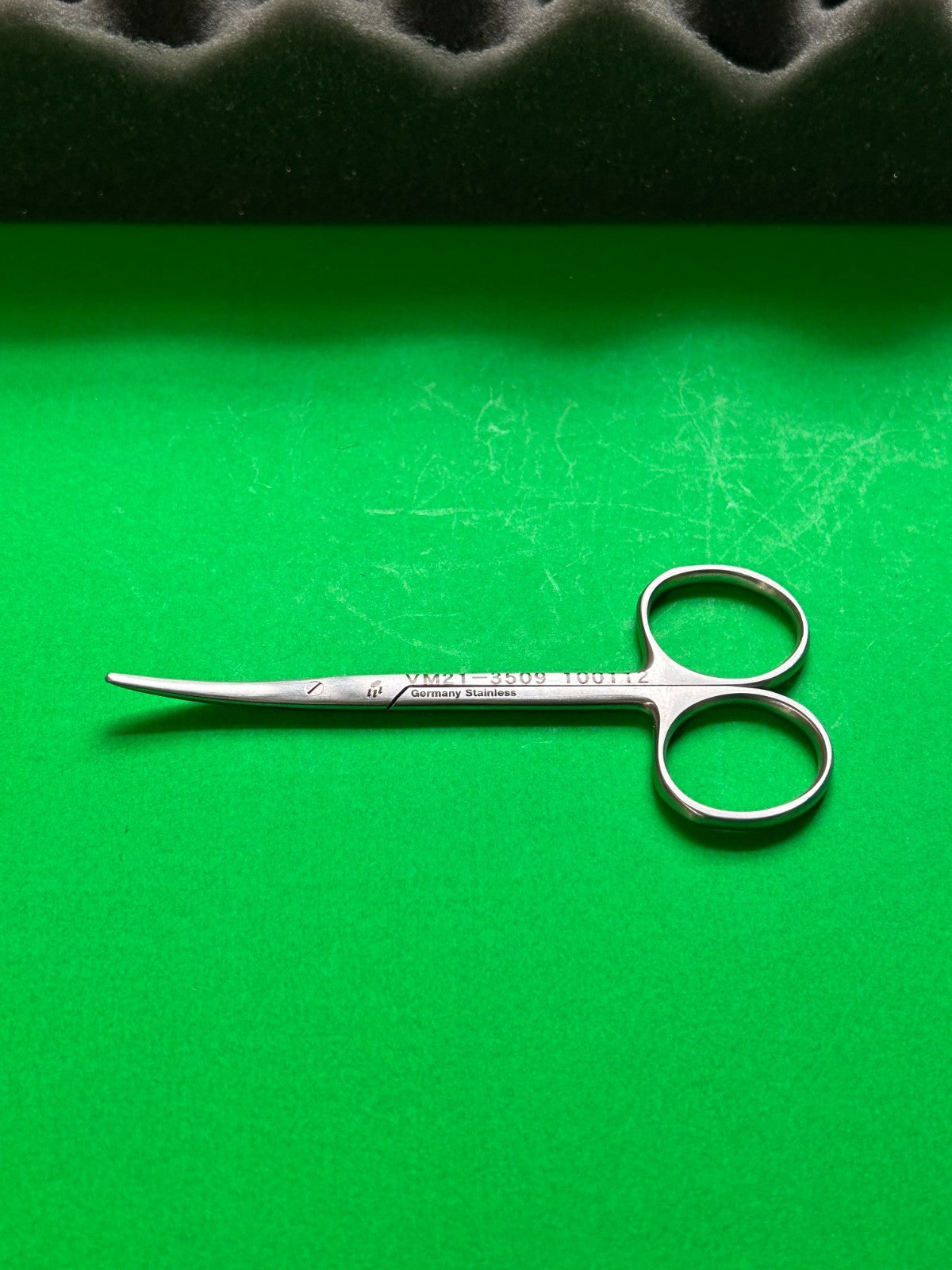 V. Mueller VM21-3509 Curved Iris Scissors