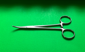 Weck 47-311 Curved Hemostatic Forceps
