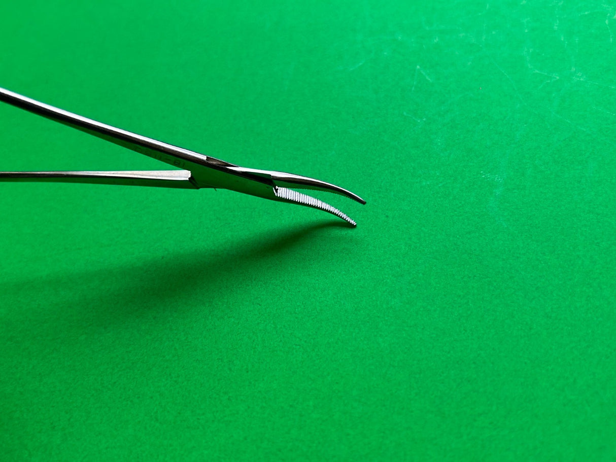 Sklar 18-1150 Mosquito Forceps Halsted 5"