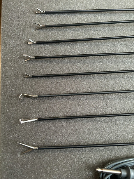 Aesculap 5mmx31cm Autoclavable QuickSnap Laparoscopy Set of 8 w Karl Storz Cord