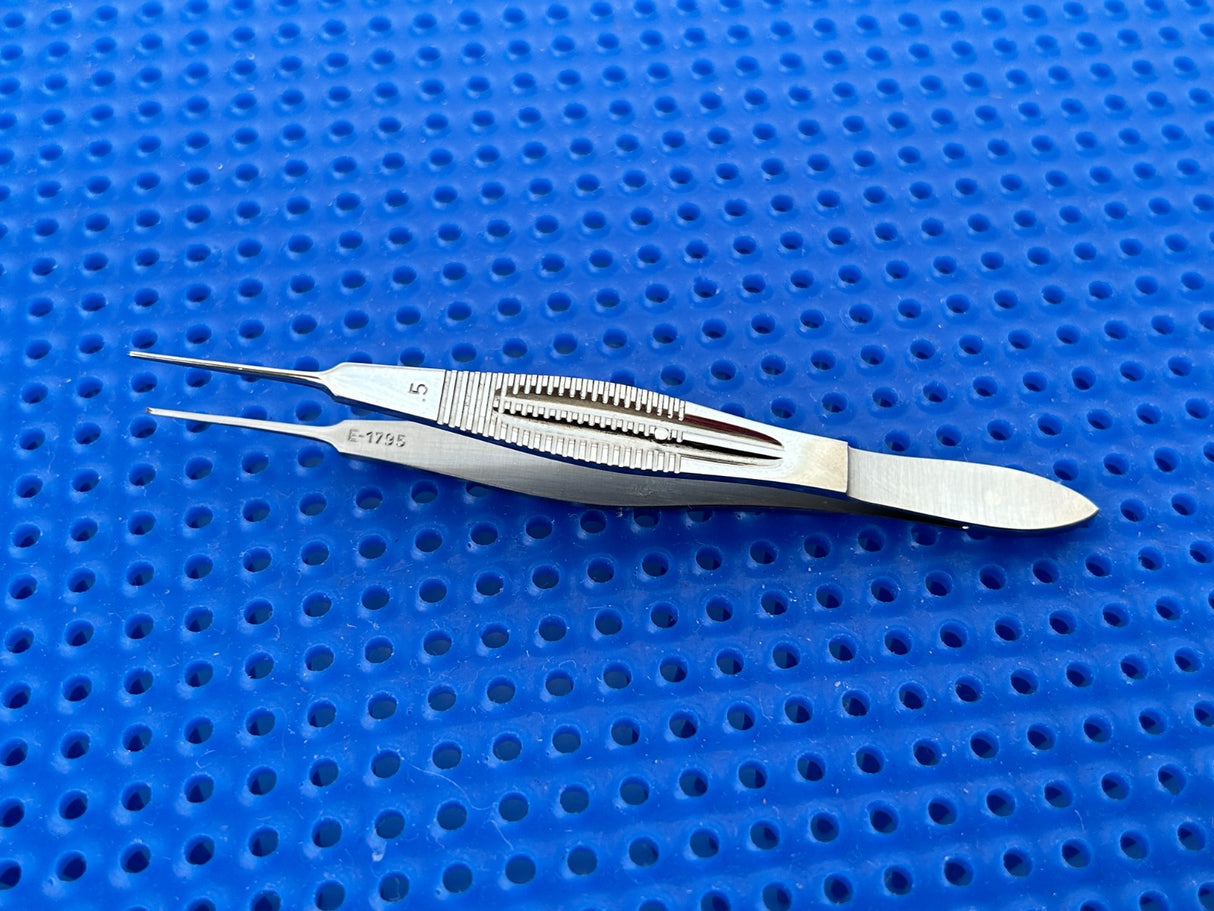 Karl STORZ Surgical E1795 Ophthalmic Castroviejo Fixation Forceps 1x2 Teeth