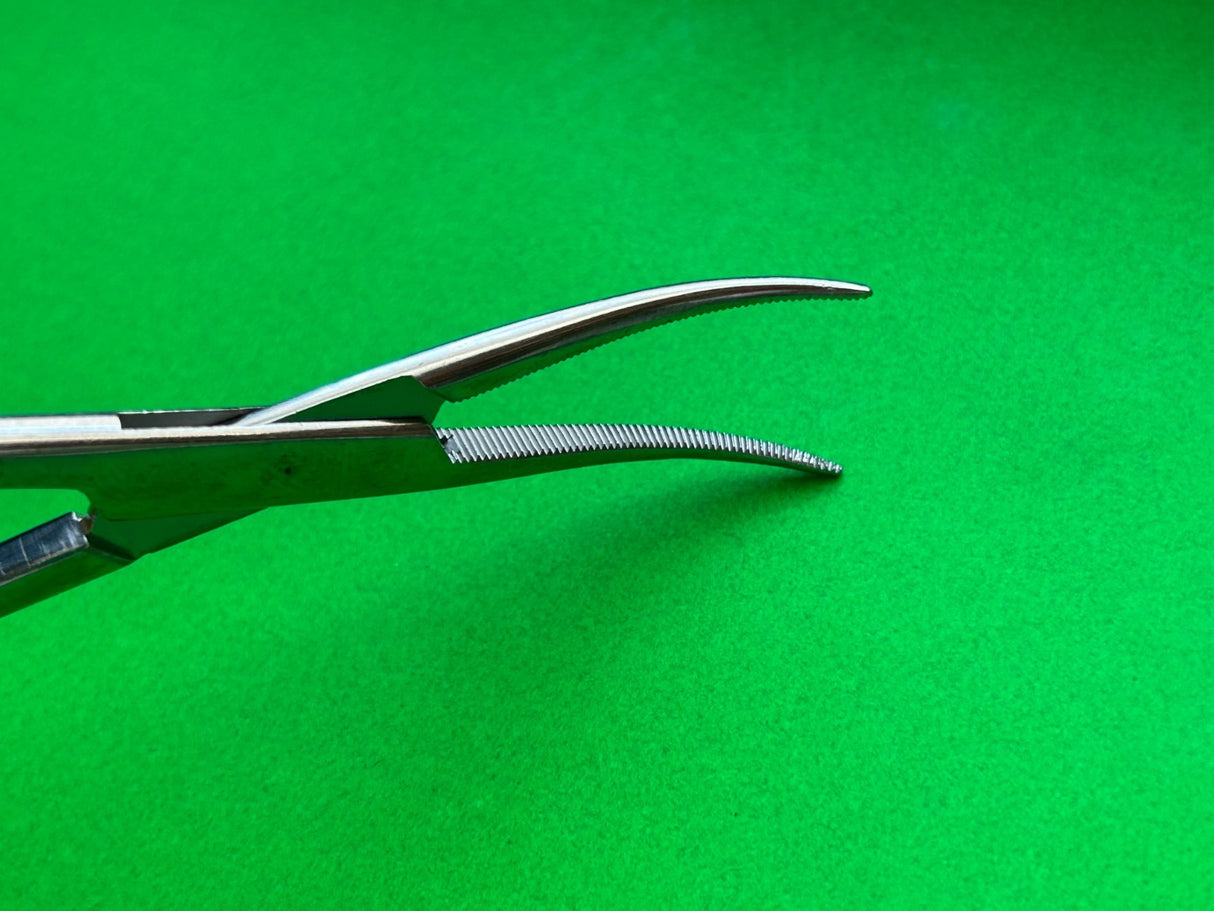 Codman 30-8082 Thoracic Forceps Curved Jaw 9-1/2"