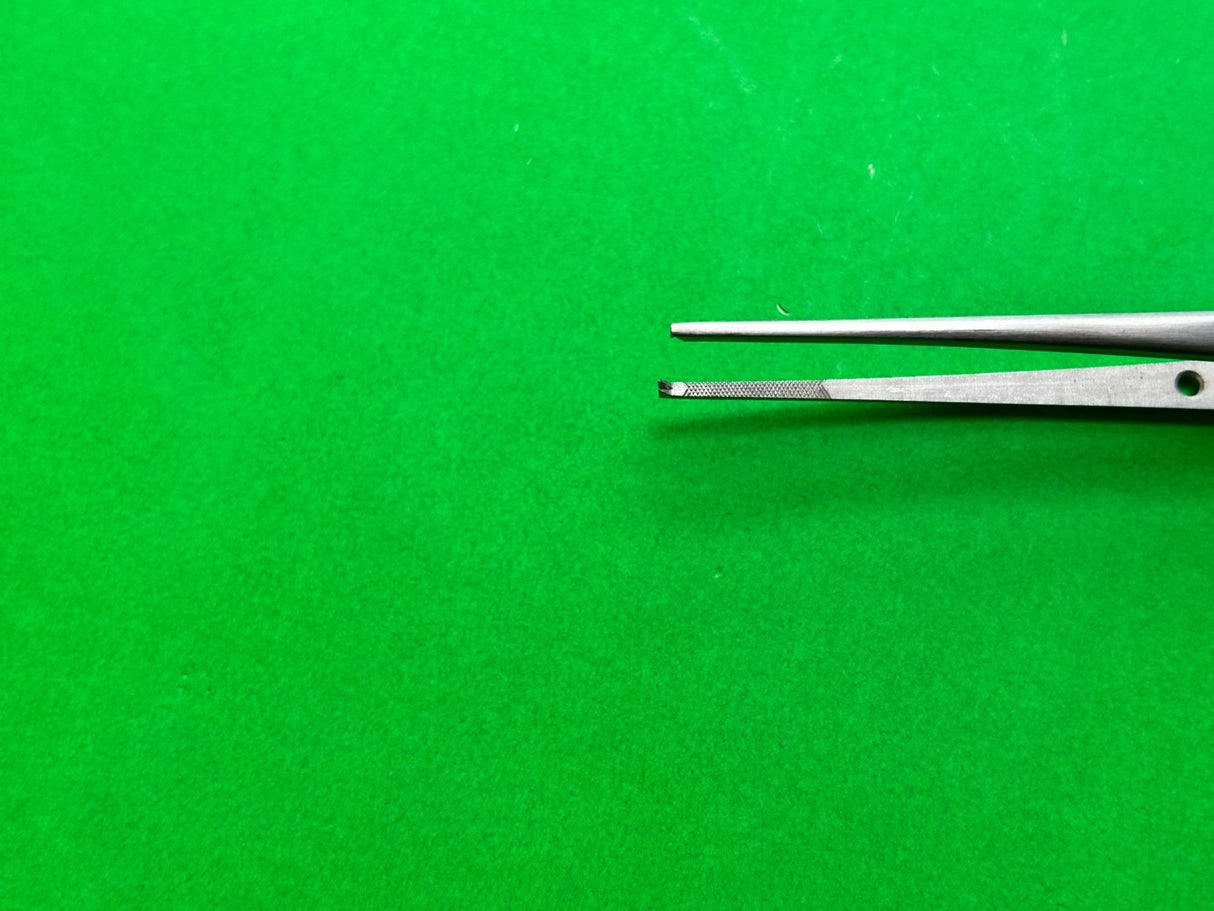 V.Mueller NL1470 Tissue Forceps Cushing 7-1/4"