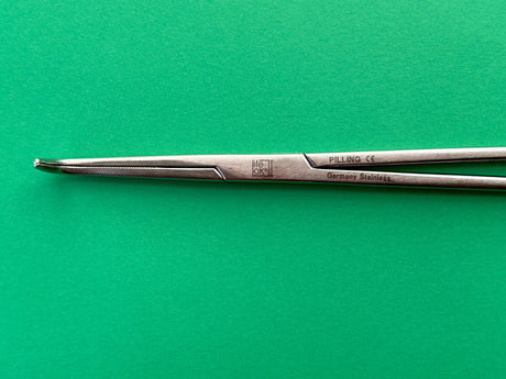Pilling Surgical 10-5/8" Right Angle Thoracic Forceps, Serrated