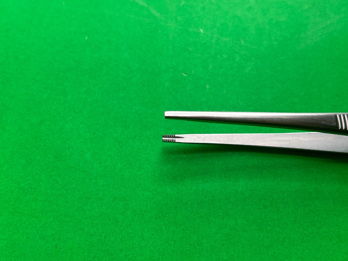 V.Mueller SU2600 Forceps Sharp, Serrated Tips