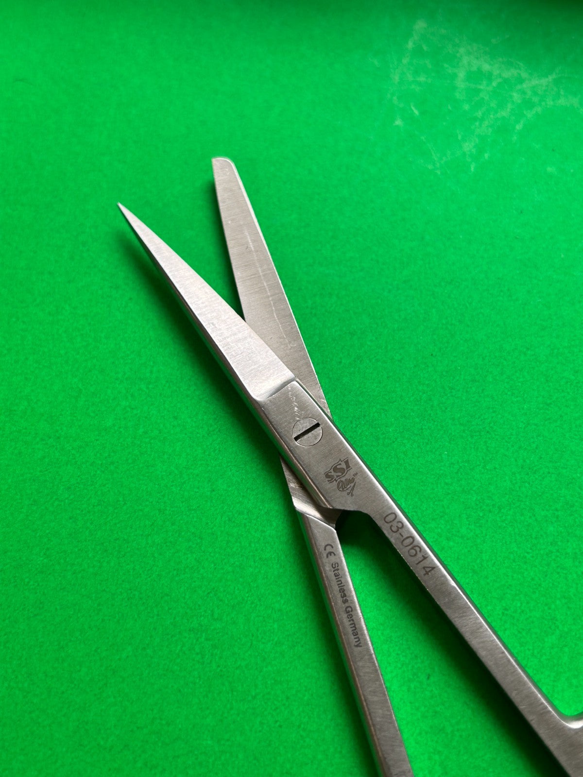 SSI Ultra 03-0614 Straight Scissors 5-1/2"
