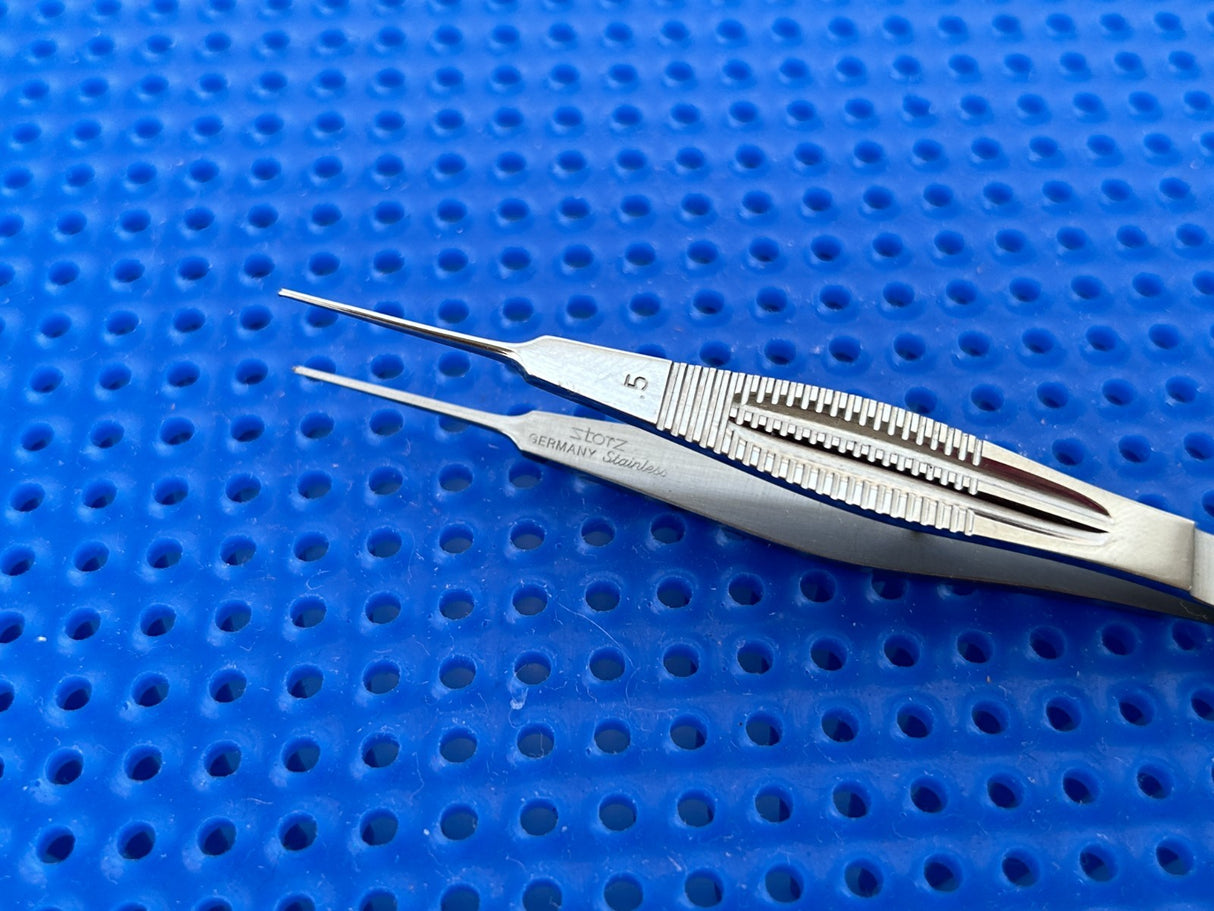 Karl STORZ Surgical E1795 Ophthalmic Castroviejo Fixation Forceps 1x2 Teeth