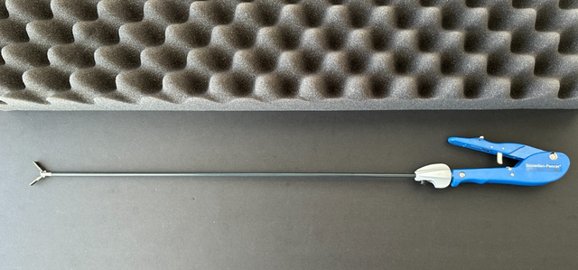 Snowden Pencer 90-7971 Double Action Flat Nose Grasper, 5mm X 45cm W/Lock