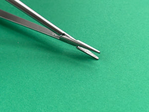 Scanlan Surgical 9" Jacobson Micro Needle Holder, Diamond Dust Jaws, Lock
