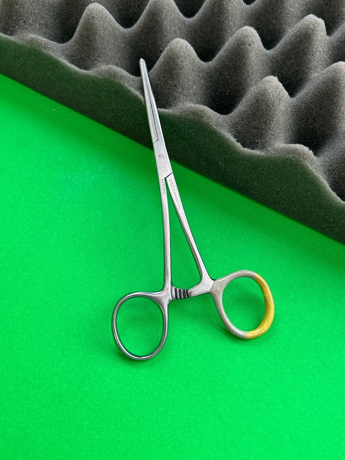 Weck 475300 Kocher Hemostatic Forceps 5½"