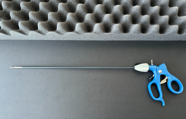 Snowden-Pencer 90-6373 Teardrop Babcock Grasper, 5mm x 36cm W/Lock Laparoscopy