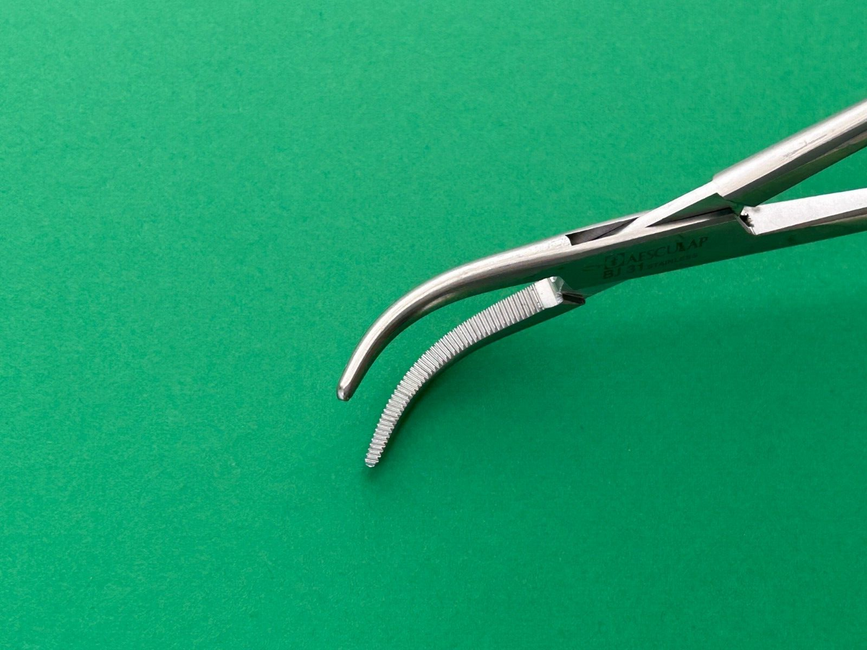 Aesculap Surgical Ligature Forceps, Curved, 10-1/4", Serrated
