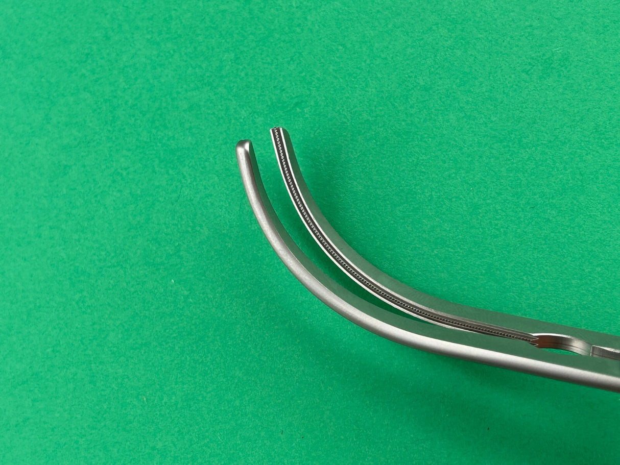 V.Mueller Surgical 4-1/2" Curved Bulldog Glover Clamp DeBakey Jaw