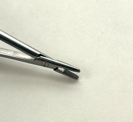 Boss 50-1442 Castroviejo "GG" Needle Holder, 8-1/2'' w/Lock, TC