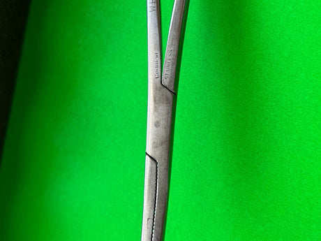 Codman 19-4018 Mayo Kidney Clamp, Curved 23.5 cm