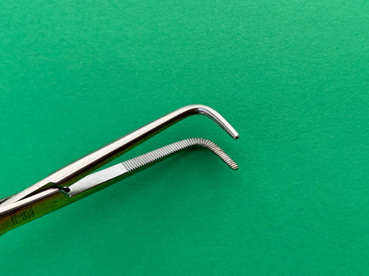 Pilling Surgical 10-5/8" Right Angle Thoracic Forceps, Serrated