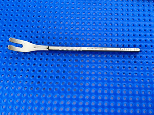 Karl STORZ Surgical E5381 25 Schepens Forked Retractor, 12mm x 40mm blade, 5.5"