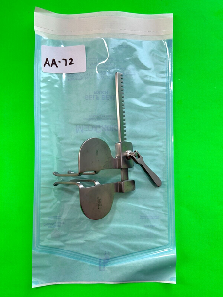 Karl Storz Surgical 40110 B Self Retaining Rib Spreader, Depth 60mm Width 30mm