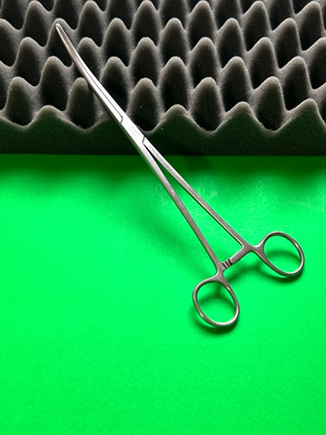 V. Mueller GL3211 Hysterectomy Forceps 10"