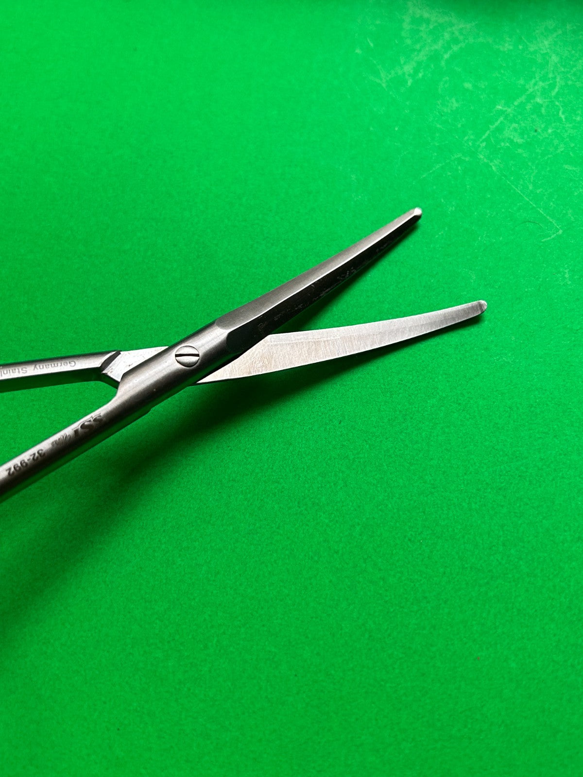 SSI Ultra 32-992 Curved Metzenbaum Scissors