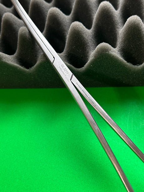 V. Mueller GL3211 Hysterectomy Forceps 10"