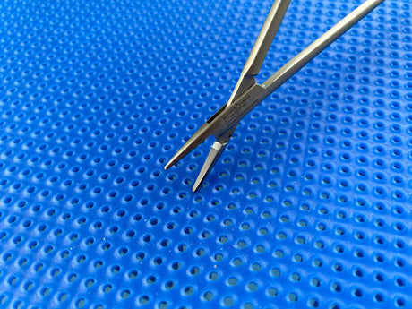 Symmetry Surgical 36-2004 Classic Plus Needle Holder; Crile-Wood; 10 1/4 in, TC