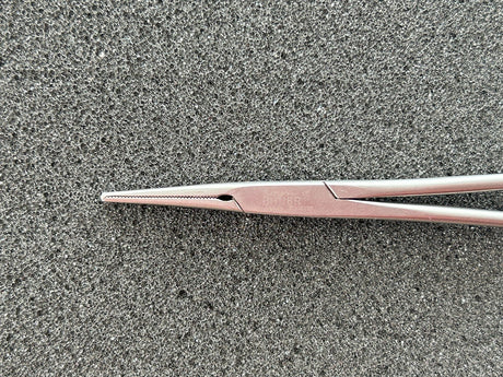 Aesculap BH118R MICRO-HALSTED Hemostatic Forceps, straight, 5", delicate, 1x2