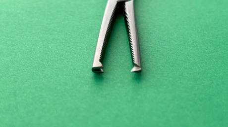 Jarit Surgical Rochester-Ochsner Forceps, Straight, 1x2 Teeth, 6-1/4", Serrated