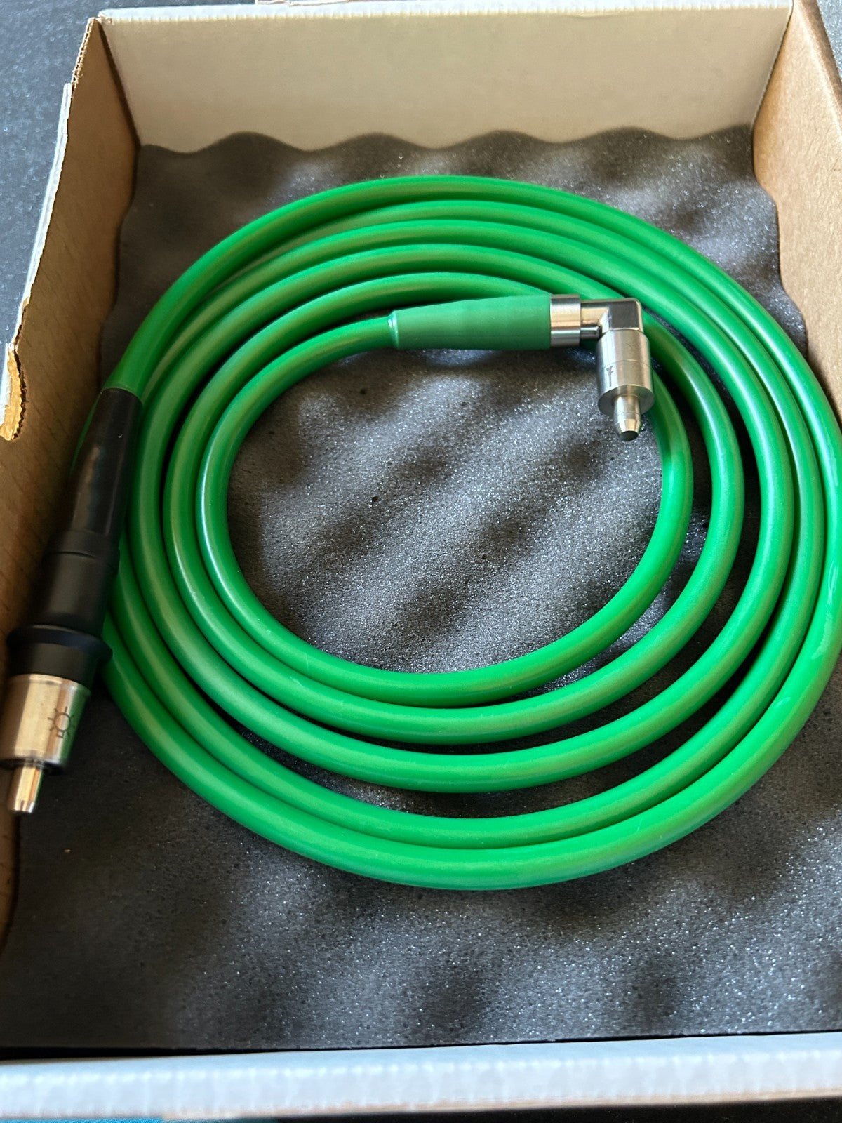 Stryker 0233-050-490 Fiber Optic Green Cable 5mm x 3.05mm x 10ft